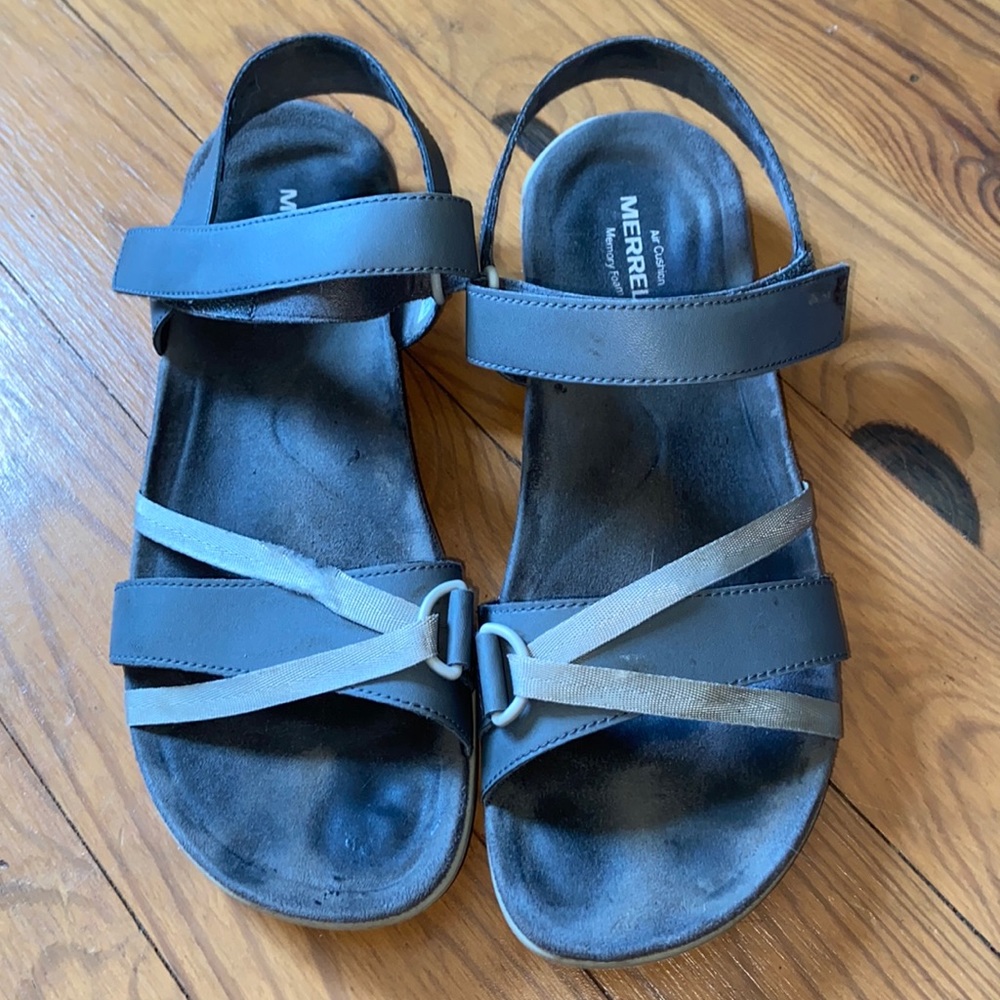 Merrell sandals size 9